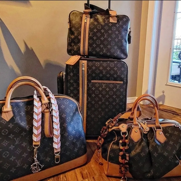 Meet your Posher, Monica LVLOUISINLOVE - Picture 6 of 16